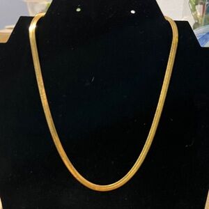 Elegant Gold Tone Necklace